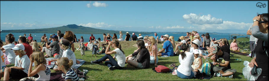 Impressions Devonstock. Kiwi music on top of Mt Victoria, Devonport, Auckland, NZ. Photos by Aotearoa.co.nz