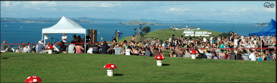 On top of Mt Victoria. Devonstock. Kiwi music on top of Mt Victoria, Devonport, Auckland, NZ. Photos by Aotearoa.co.nz